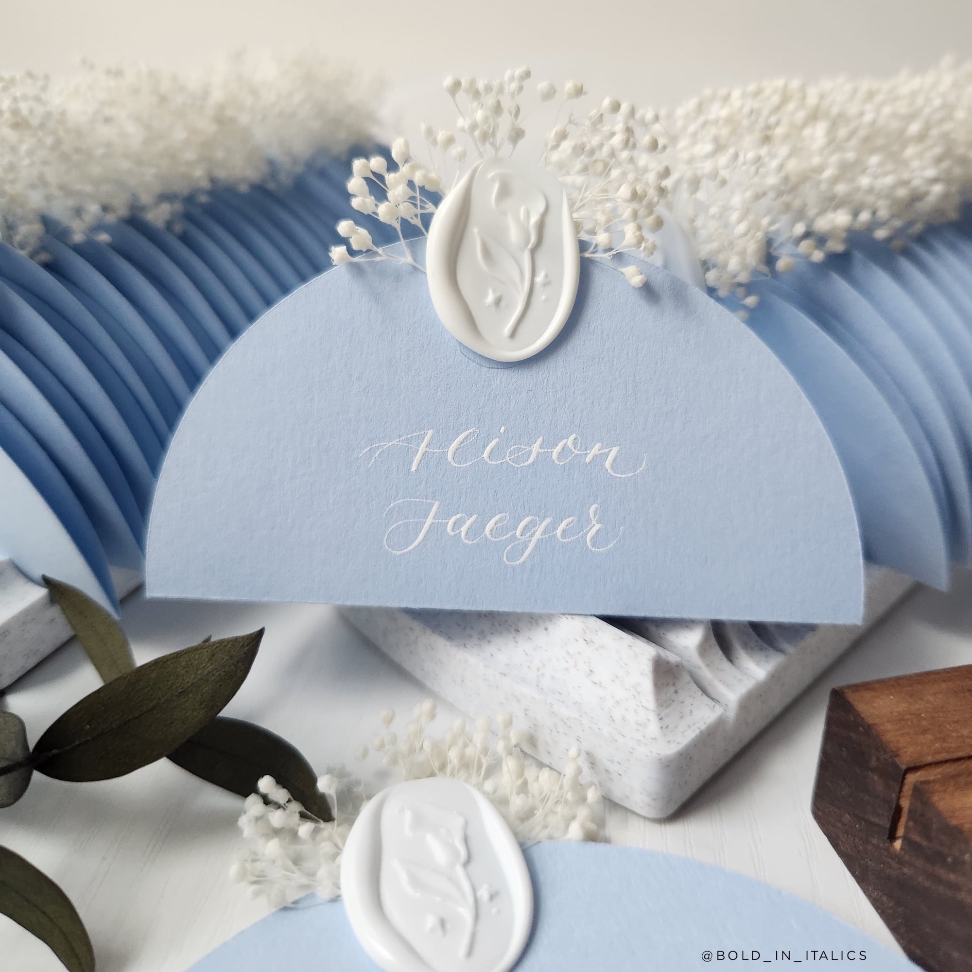 Azure Colorplan calligraphy wedding place cards by @bold_in_italics