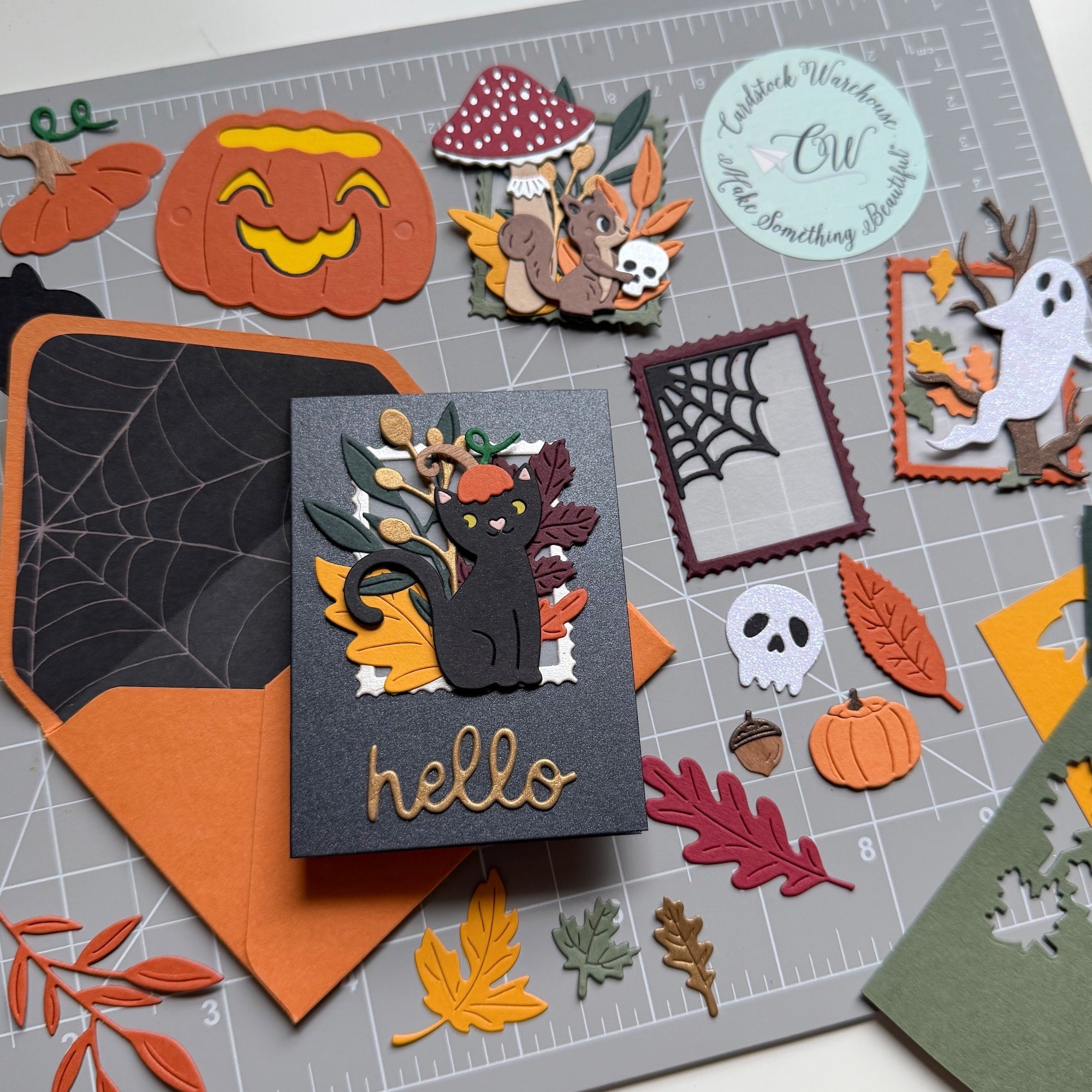 Mini Halloween Card using Onyx, Pitch Black, Orange Fizz, Rust, Claret, Gialloro, Seaweed, and Antique Gold